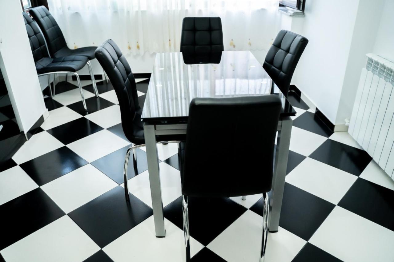 شقة Apartament Luxury جورا هومورولوي المظهر الخارجي الصورة