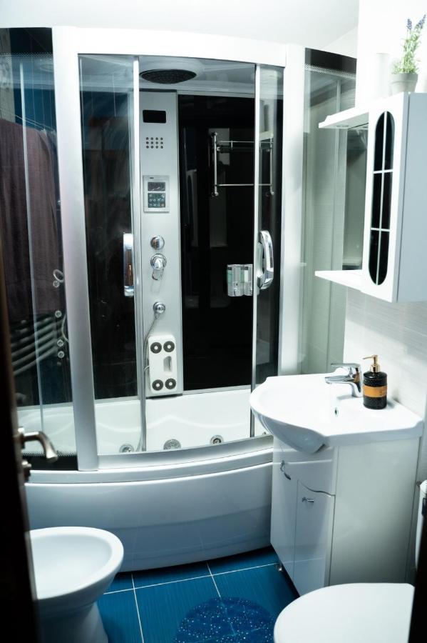 شقة Apartament Luxury جورا هومورولوي المظهر الخارجي الصورة